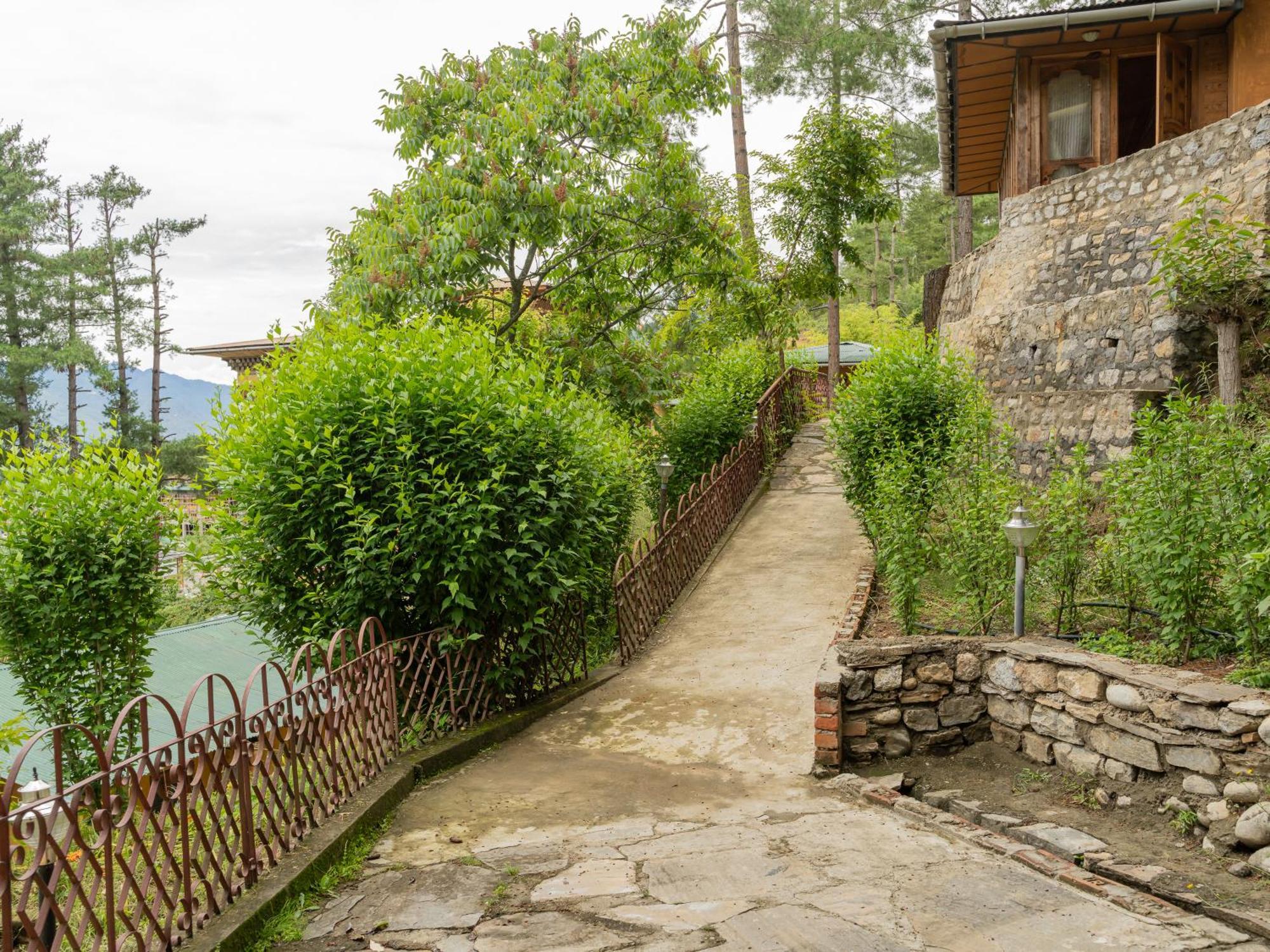 Tiger'S Nest Resort - Best Resort In Paro Buitenkant foto